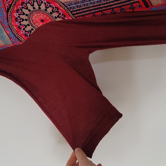 Geometric Red High-Low Top - Picture 4 of 6